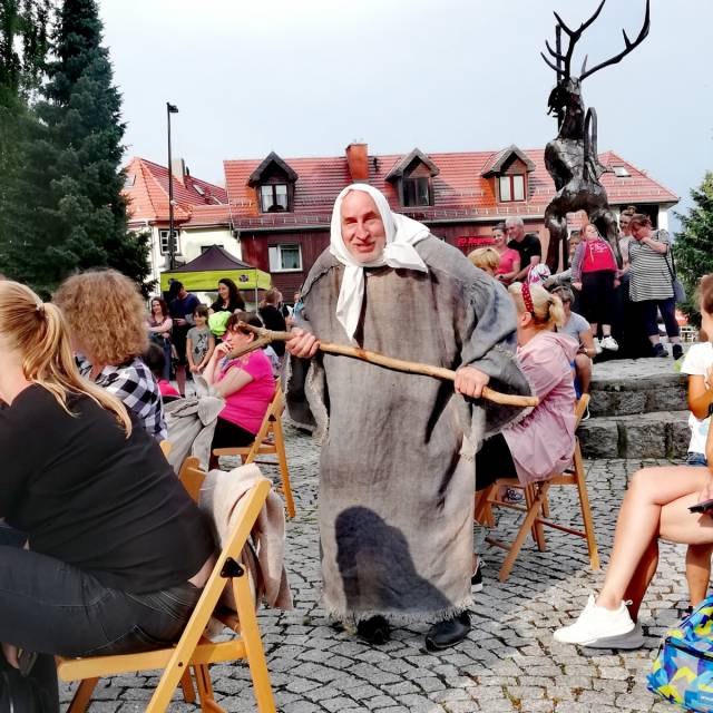 Spektakl &#8222;Rozprawa o Średniowieczu&#8221;
